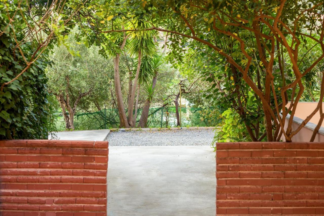 Aphrodite Studios & Apartment Bali  Bagian luar foto