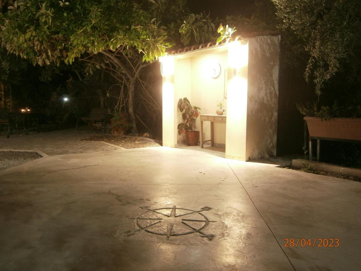 Aphrodite Studios & Apartment Bali  Bagian luar foto